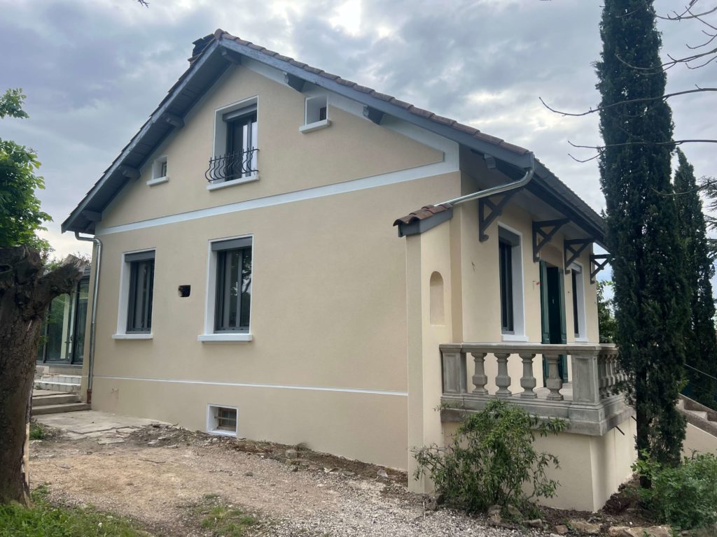 Rénovation de Façade à Cailloux sur Fontaine